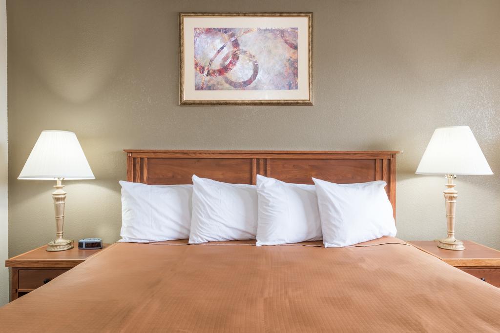 Red Carpet Inn Lancaster Millersville 外观 照片